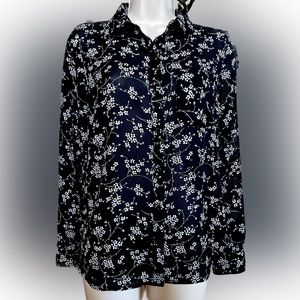 Black and white floral blouse!